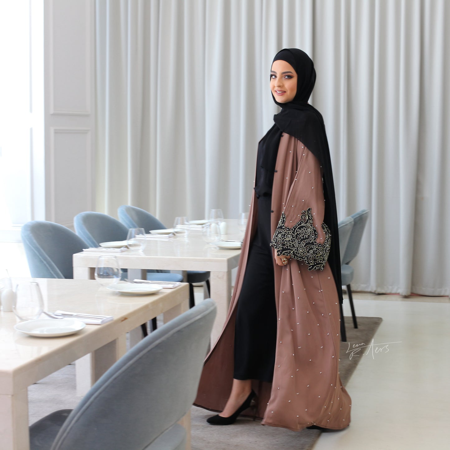 Lulu Abaya (AJ1001A)